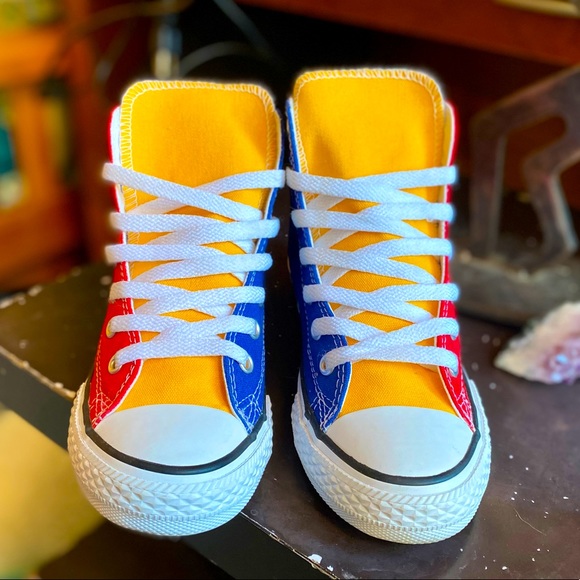 primary color converse